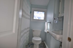House (Baby Love Shack) | Bathroom - Baby Love Shack (Salisbury)