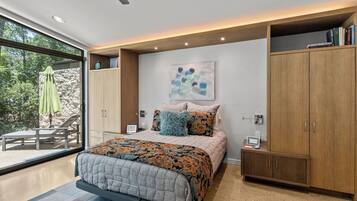 1 bedroom, desk, free WiFi, bed sheets