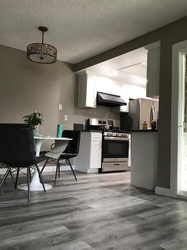 Cozy and convenient apartment/condo in Los Angeles!