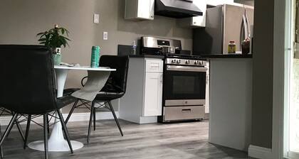 Cozy and convenient apartment/condo in Los Angeles!