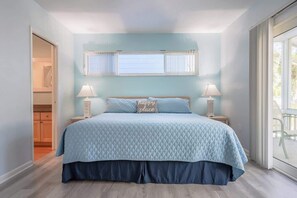 2 bedrooms, iron/ironing board - 2/2 Beach House Apt. on Siesta Key (Siesta Key)