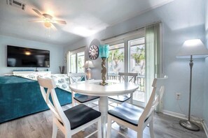 Dining - BH · 2/2 Beach House Apt on Siesta Key (Siesta Key)