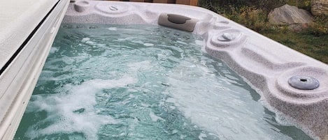 Baignoire à remous extérieure