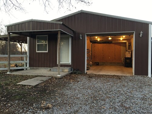 House rental near Rend Lake Jefferson county. 