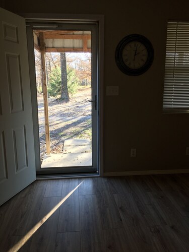 House rental near Rend Lake Jefferson county. 