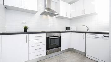Fridge, microwave, oven, dishwasher