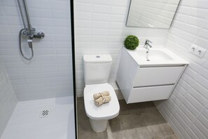Shower, towels