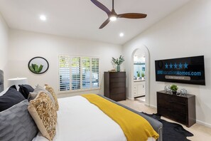 4 bedrooms, desk, iron/ironing board, travel cot