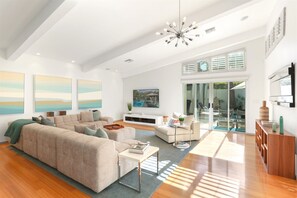 House | Living room | Flat-screen TV, fireplace - Rose (Palm Springs)