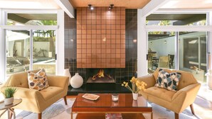 House | Interior - Rose (Palm Springs)