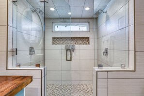 House | Bathroom - San Antonio (Palm Springs)