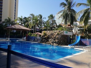 Outdoor pool - Comfortable closed unit house, swimming pool, 100 meters from the Sea, Bello Horizonte beach (Santa Marta)