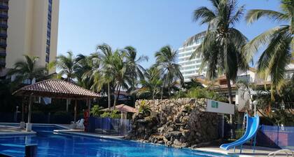 Comfortable closed unit house, swimming pool, 100 meters from the Sea, Bello Horizonte beach
