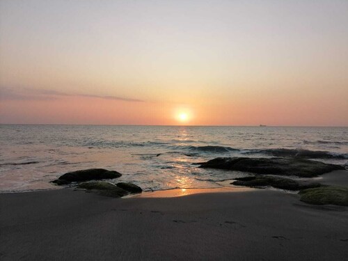 Comfortable closed unit house, swimming pool, 100 meters from the Sea, Bello Horizonte beach