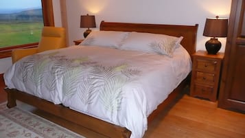 5 bedrooms, desk, iron/ironing board, free WiFi
