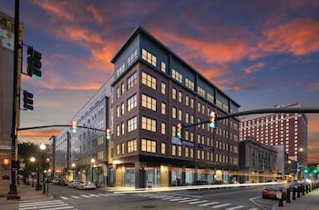 Global Luxury Suites Downtown Providence