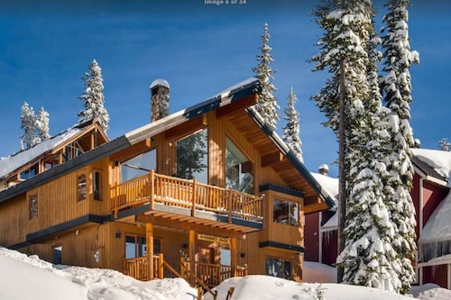 Massive Views, Ski-In/Out *Nordic Spa - Hot Tub & Sauna* BBQ, Games, Sleeps 12