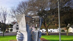 Property grounds - Perfect for couples and familes to come and enjoy the local area. (Minehead)
