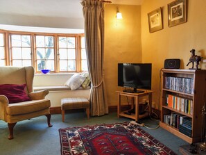 TV - Perfect for couples and familes to come and enjoy the local area. (Minehead)
