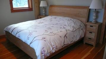 3 habitaciones, escritorio, tabla de planchar con plancha y wifi