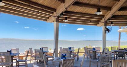 Beachfront w/ Breathtaking Views! 1BR/2BA Villa! No Club Access