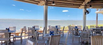 Beachfront w/ Breathtaking Views! 1BR/2BA Villa! No Club Access