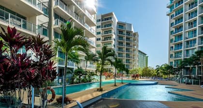 Stunning Waterfront Retreat in the Heart of Cairns