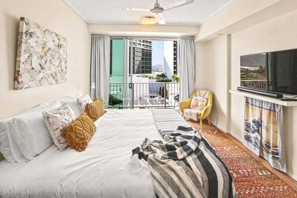 2 bedrooms, iron/ironing board, travel crib, free WiFi