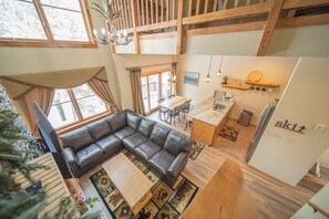 Design Townhome, 3 Bedrooms, Balcony, Partial Lake View (Seasons 1841) | Living area