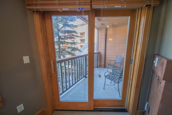 Design Condo, 2 Bedrooms, Balcony, Mountain View (Springs 8843) | Terrace/patio