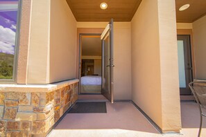 Deluxe Studio, 2 Queen Beds, Balcony, Resort View (Slopeside 2736) | Exterior