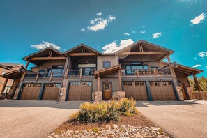 Premium Townhome, 3 Bedrooms, Hot Tub, Mountain View (River Run Townhomes 56) | Exterior