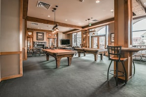 LÀgenhet - 1 kingsize-sÀng med bÀddsoffa - utsikt mot innergÄrden (Buffalo Lodge 8340) | Exteriör