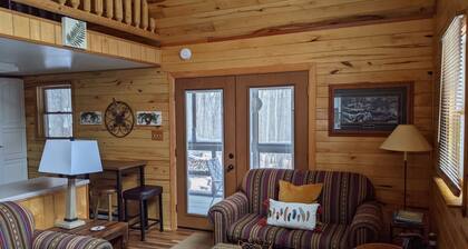 GREAT VALUE! The perfect cabin in the woods, 15 minutes away from Deep Creek.
