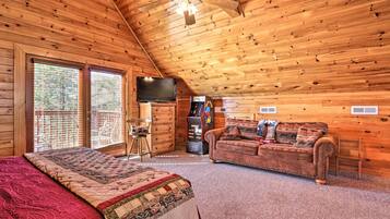 2 bedrooms, iron/ironing board, internet, bed sheets