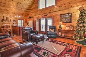 Interior - Douglas Lake Cabin w/ Boat Ramp & Water Access! (Sevierville)