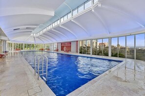 Indoor pool, 2 outdoor pools - Towers of Chevron - Private Apartments (Surfers Paradise)