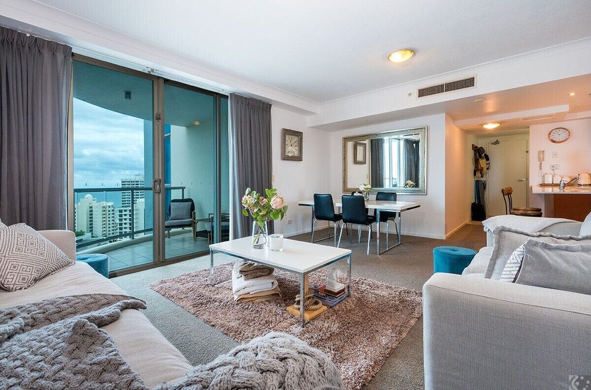 Appartement, 2 chambres, vue établissement | Coin séjour | Télévision à écran plat de 40 pouces avec chaînes numériques, télévision