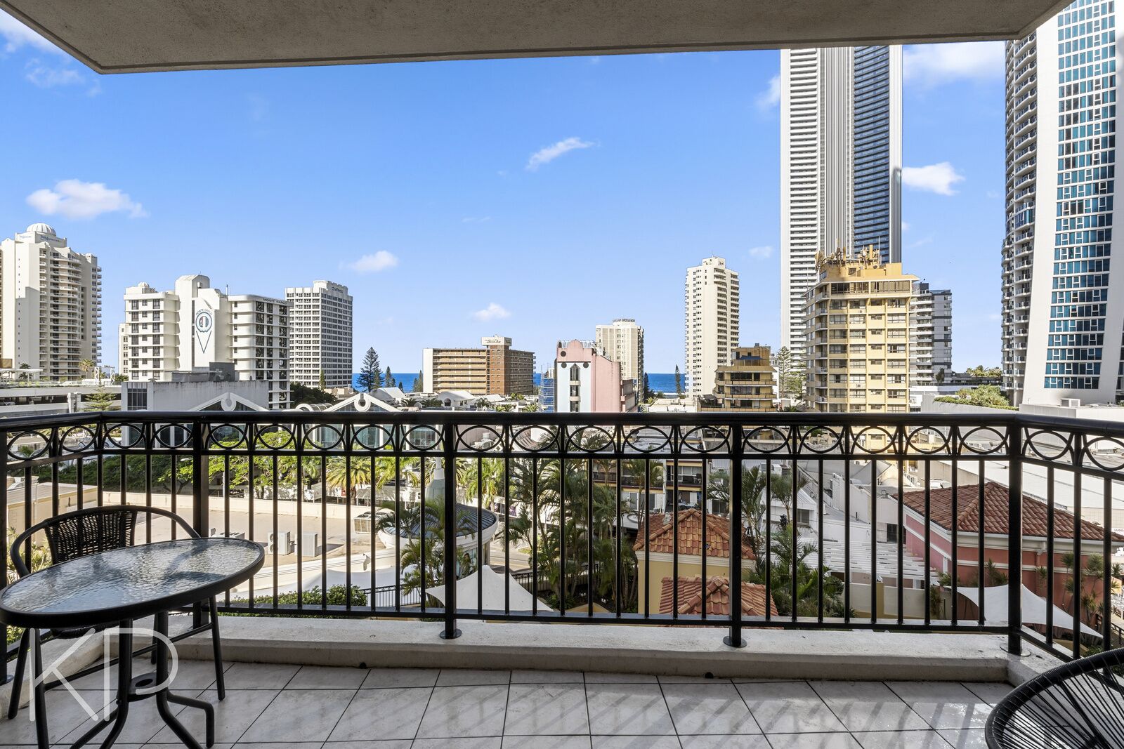 Towers of Chevron - Private Apartments — image 6