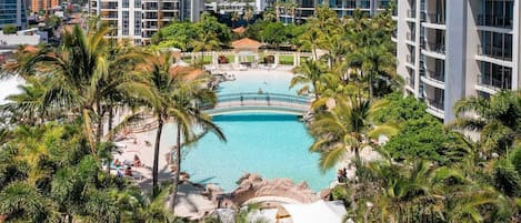 Indoor pool, 2 outdoor pools