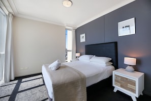 Two-Bedroom Apartment with Ocean View (High Floor)