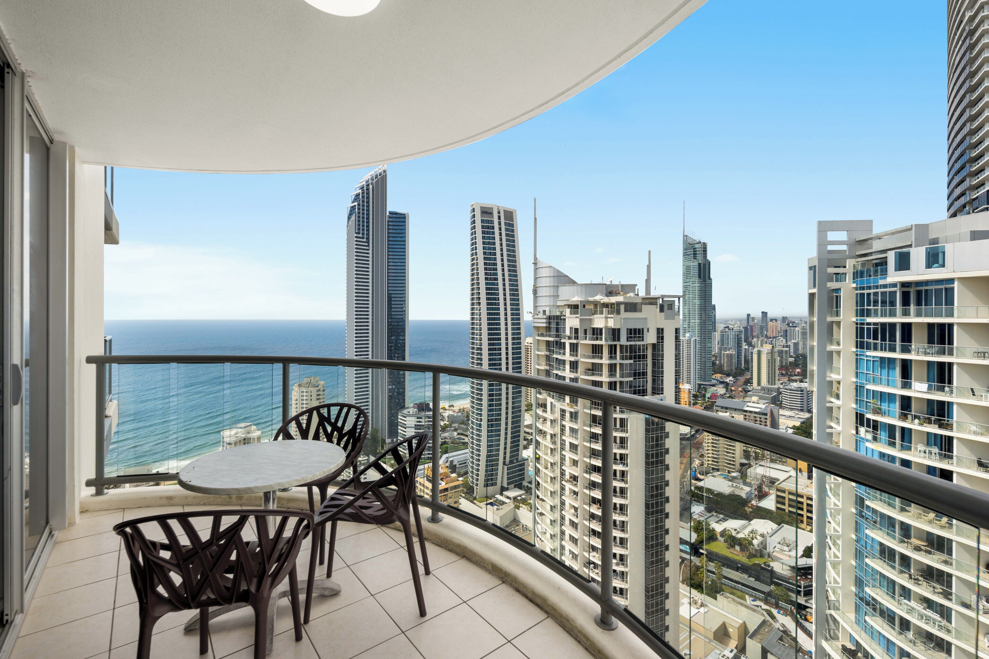 Three-Bedroom Apartment with Ocean View (High Floor) | Terrace/patio