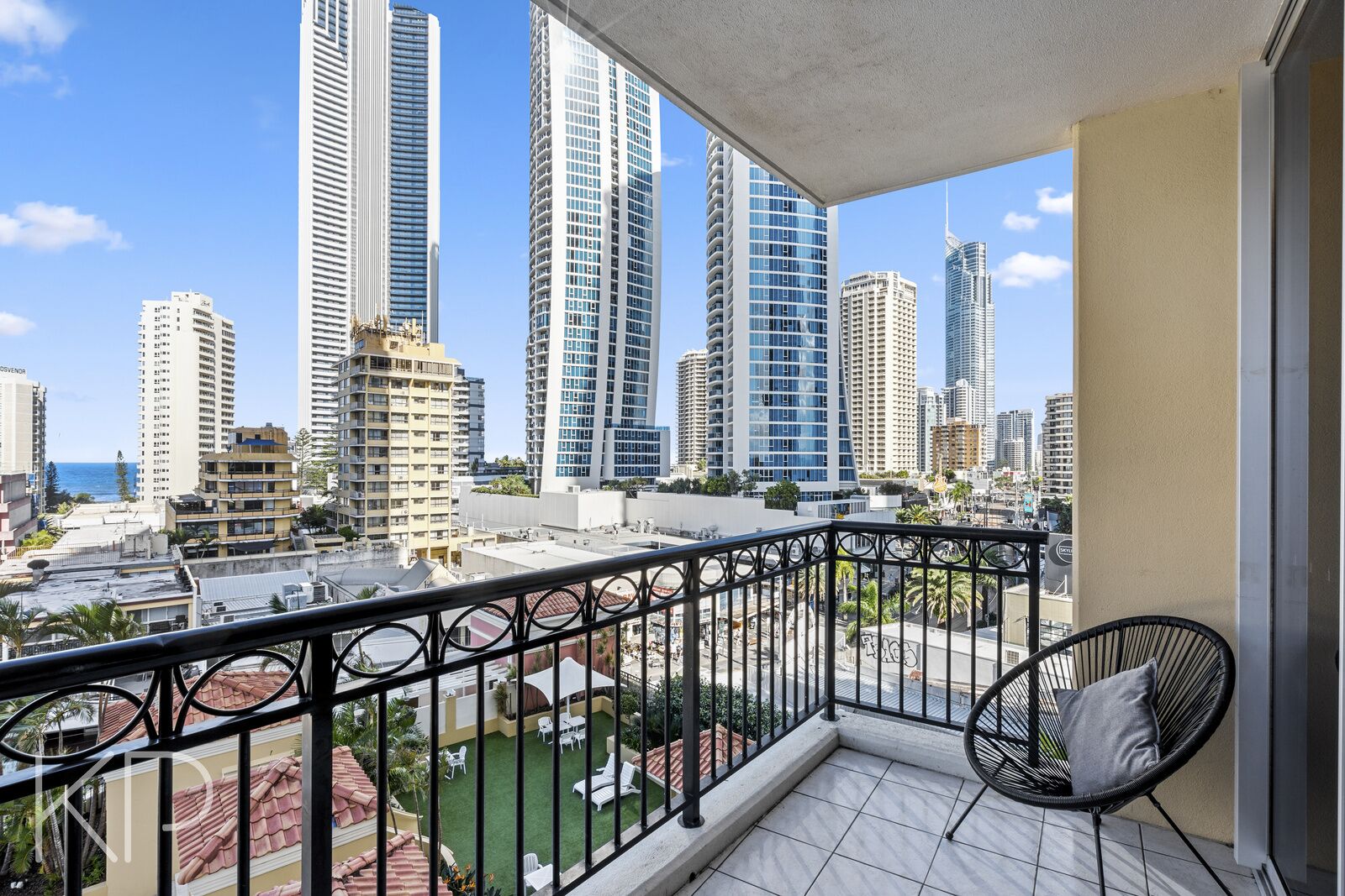 Towers of Chevron - Private Apartments — image 13