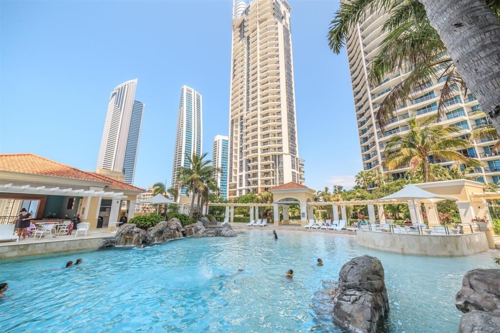 Towers of Chevron - Private Apartments — image 3