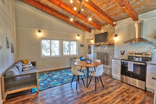 Delightful Cottage for 4 Guests in Canyon Lake!