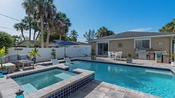 Piscine extérieure, piscine chauffée