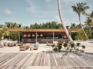 2 bars/lounges, 2 poolside bars, 2 beach bars