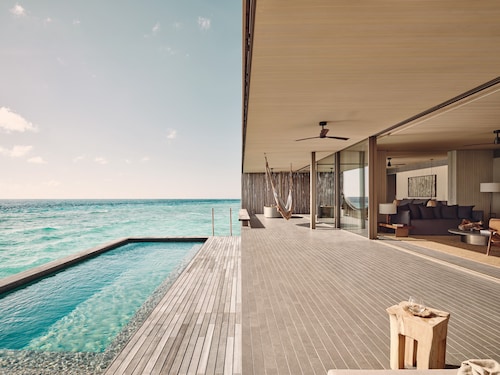 Patina Maldives, Fari Islands