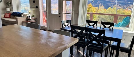 Smart TV, fireplace, DVD player, books