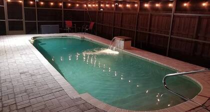 Venice Pool Home- Breezy Inn